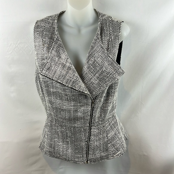 Wes Gordon Jackets & Blazers - Wes Gordon Tweed Asymmetrical Zip Up Black and White Cotton Silk‎ Vest Size 8